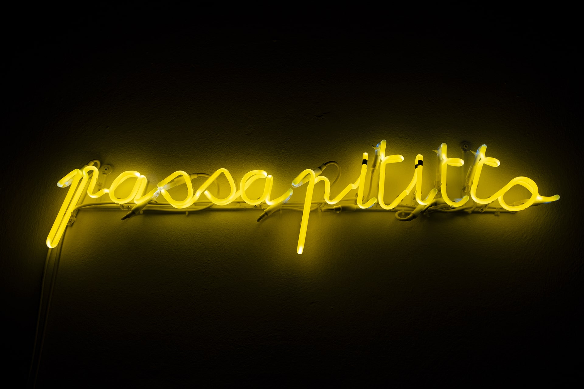 Neon Passapititto Atelief | Gueci